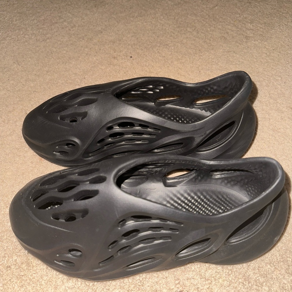 Yeezy foam runners